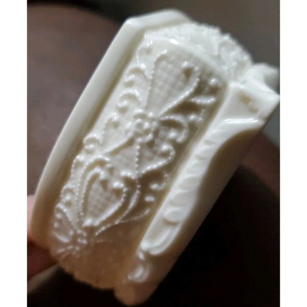 Heritage House Celebration Of Love‎ Porcelain Heart Shaped Music Trinket Box
